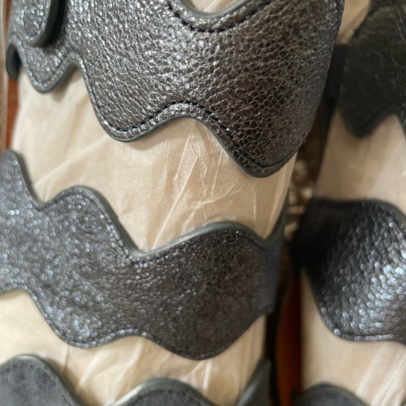 Marc fisher sandals - Picture 2 of 4